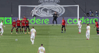 1-1战平，利物浦丢三分！英超积分榜：切尔西1-3惨败，阿森纳稳居榜首