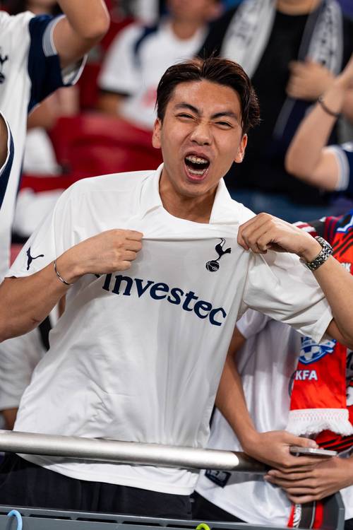 半场战报：斯图加特0-0霍芬海姆（半场战况：斯图加特与霍芬海姆0-0暂时僵持）